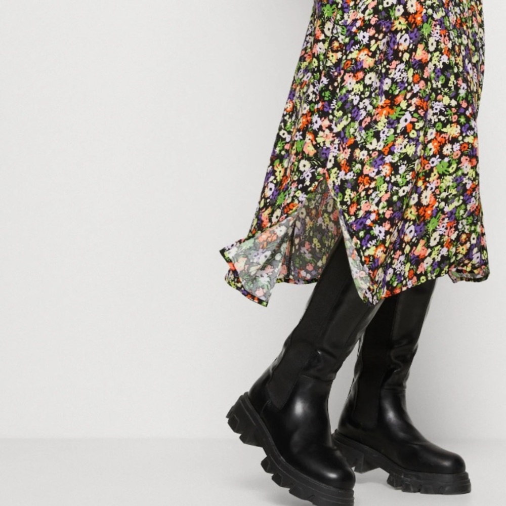 NWT b.young IBANE SKIRT - A-line skirt with purple multicolour floral fabric